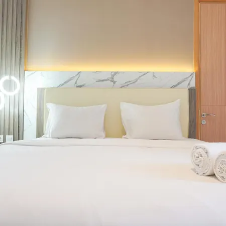 Comfort And Modern Look 2Br At 26Th Floor Samara Suites Apartment By Travelio